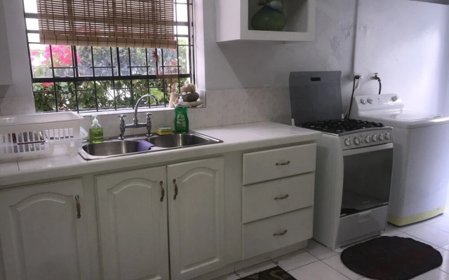 Maxwell Beach Apartment