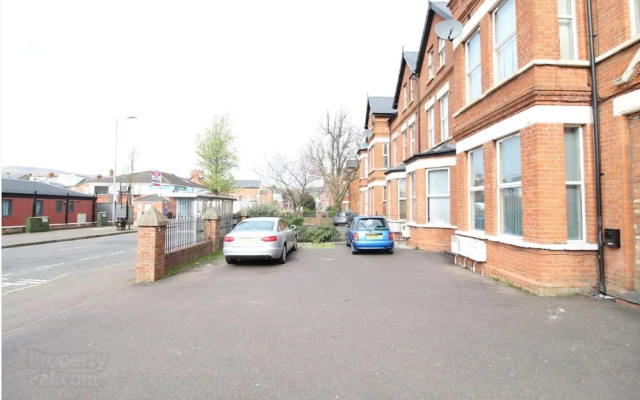 City Apartment - Sleeps 4 & Free Parking