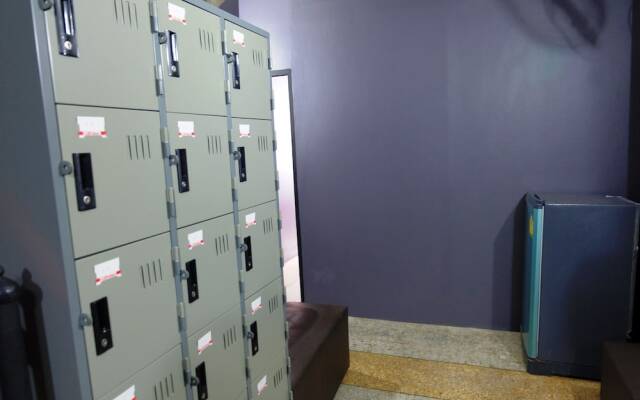 BTS Khaosan Hostel