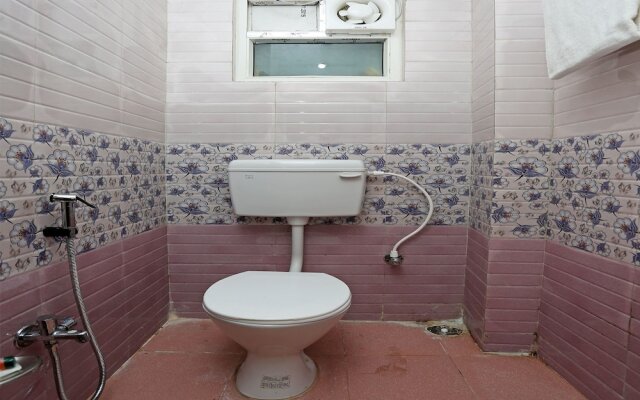 Oyo 15441 Apollo Paradise Guest House