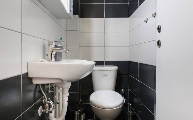 Big Central Metro Station Apartment 1