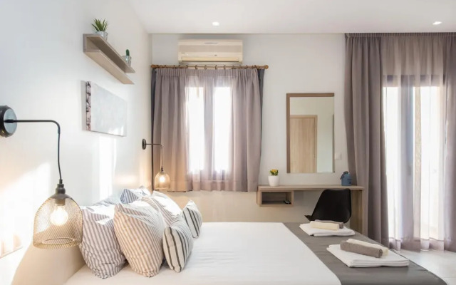 Mikes Beach Apartments & Studios