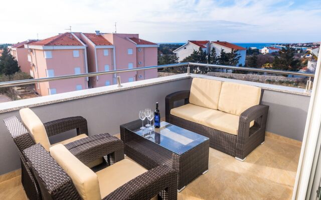 Apartments & Rooms Danivan Pool Villas