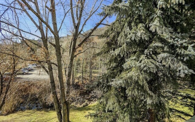 9 Sandstone70 3 Bedroom Condo by RedAwning