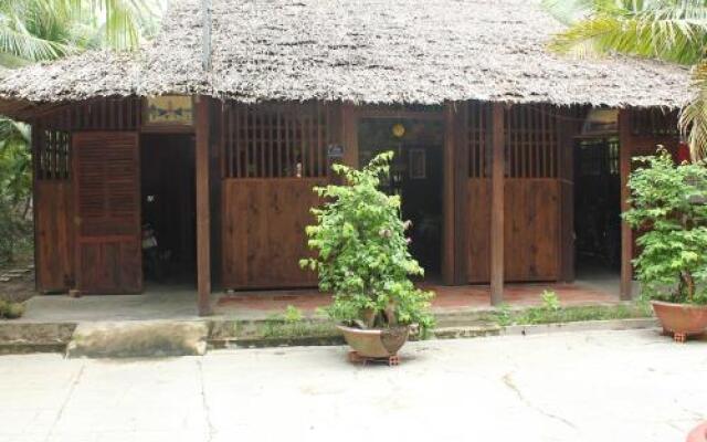 Hoa Dua Homestay