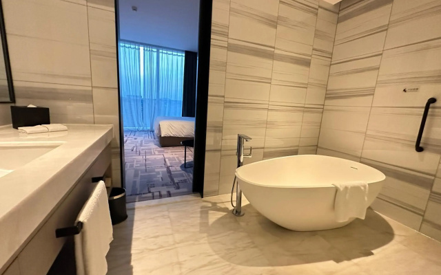 Crowne Plaza Dalian Xinghai by IHG