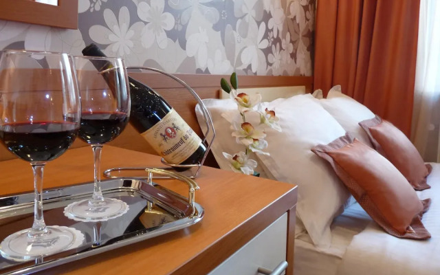 Отель «Эней»