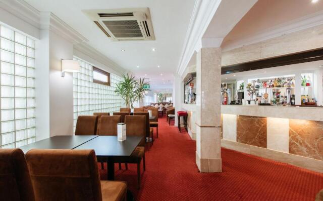 The Queens Hotel