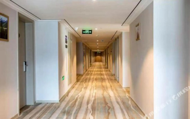 Super 8 Select Hotel