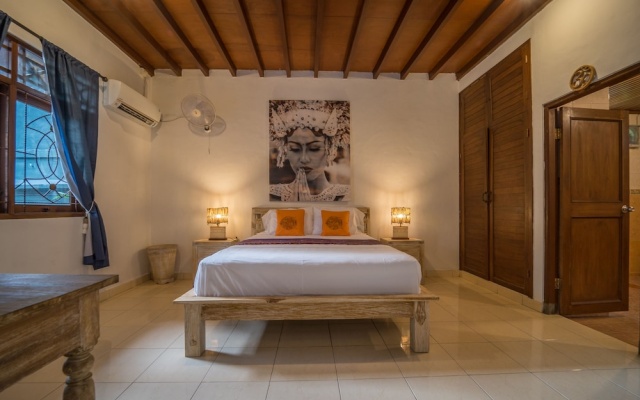 Seminyak Beach, Center Location, Walk to Beach, Cafes, Shops, all Else – Guest Rooms – Kuta