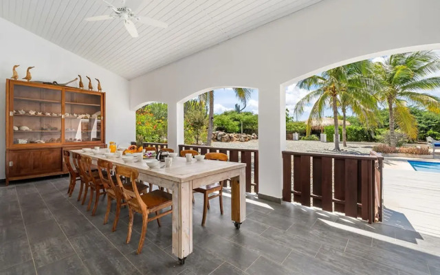 Nature Private Pool Gazebo Outdoor Dining