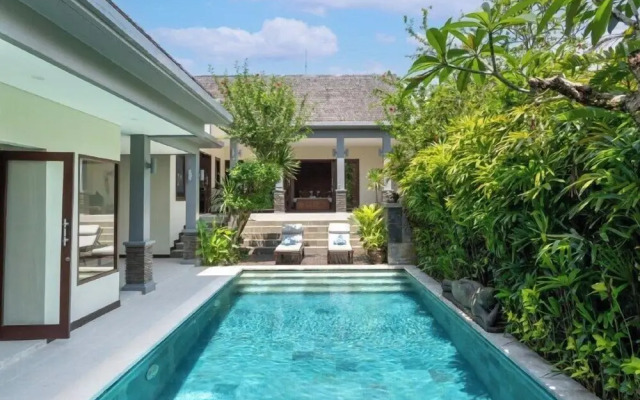 Senang Villa by Betterplace