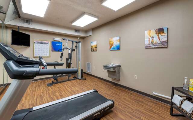 Comfort Inn & Suites Cincinnati Uptown Clifton