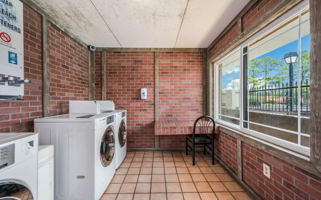 Econo Lodge Inn & Suites Huntsville University Area