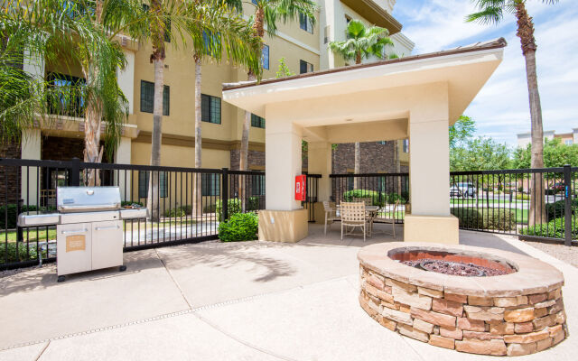 Holiday Inn Express & Suites Phoenix - Glendale Sports Dist by IHG