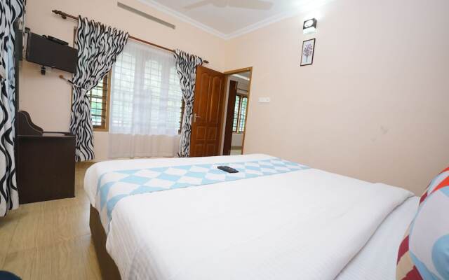 OYO 23359 Home Elegant 2BHK Munnaar Bypass