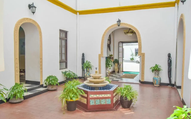 Tembo House Hotel