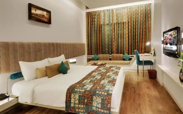 Hotel Kohinoor Continental, Airport