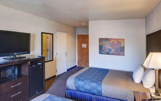 Rodeway Inn & Suites Lewisville I-35