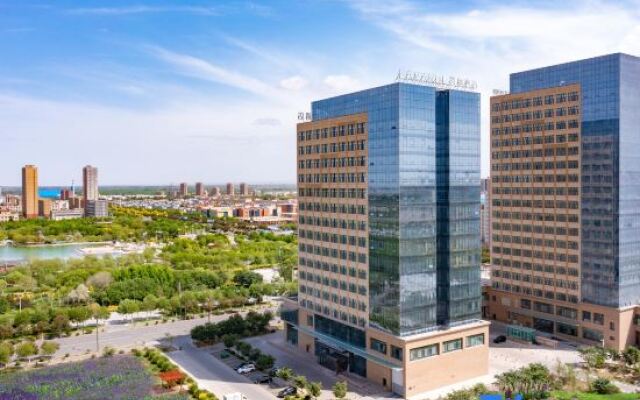 Lavande Hotels· Kuitun Center Park