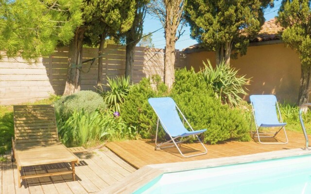 Stunning Holiday Home With Swimming Pool in Loupia