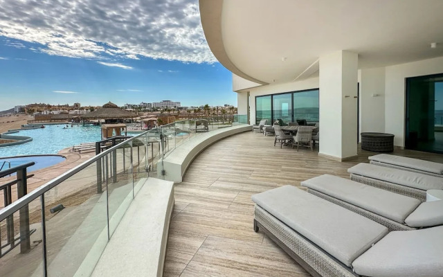 3BR Ground Floor Condo With Direct Pool Access