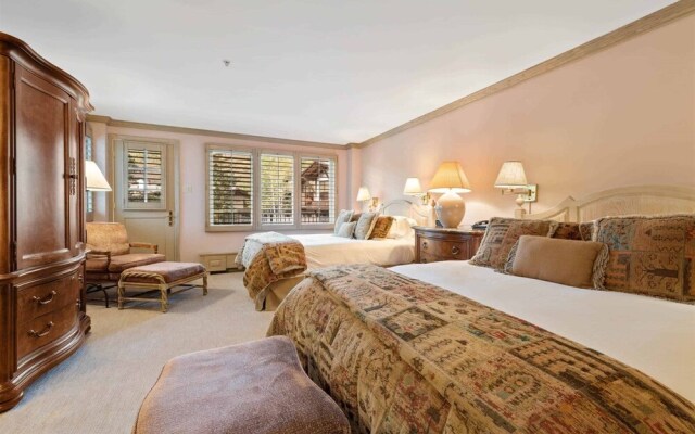 Cozy 2 Bedroom Slopeside Mountain Residence in Vail Village Just Steps From Gondola 1