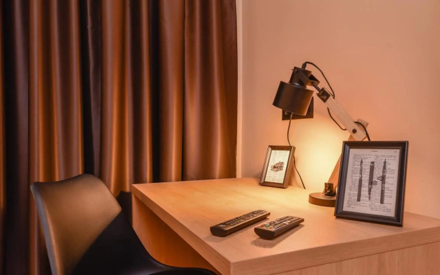 Sofia Dream Apartment - The Library - 3-BDR, 2-BTHR