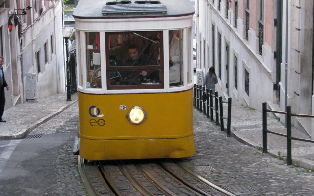 Remodeled Historic Apartment in Bairro Alto