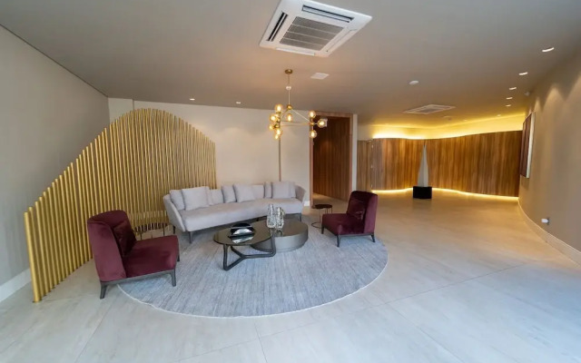 The Spot One By Xtay