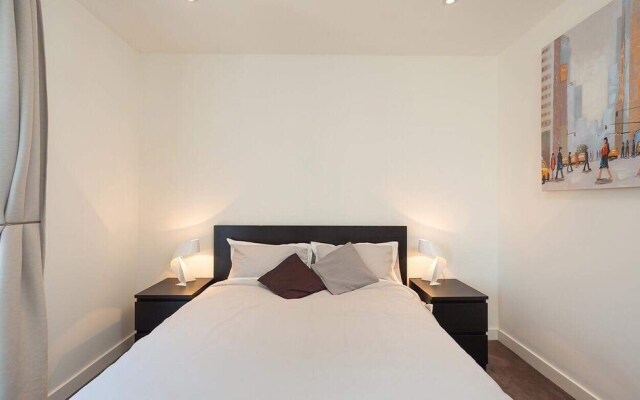 2 Bed Luxury Apartment in N. Greenwich