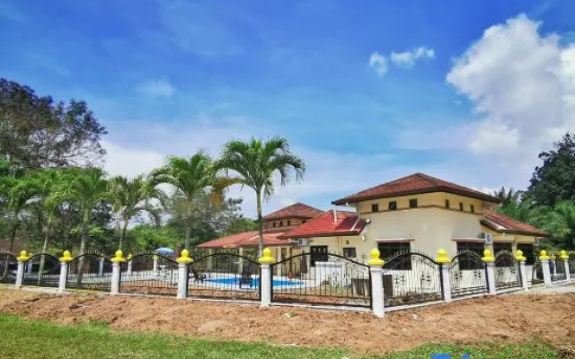 Yussy Homestay at Afamosa Villa