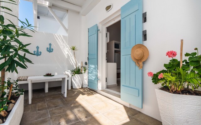 Niki Savvas Studio & Suites