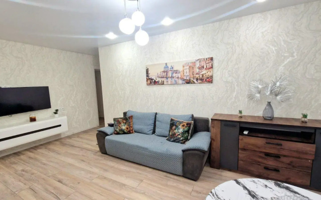 Апартаменты на проспекте Победы 12а