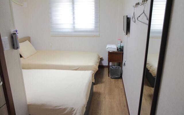 Olive Hostel