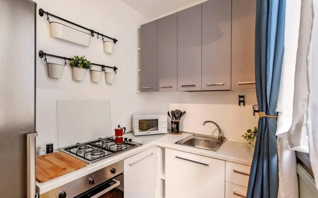 Design Villa With Parking, Navigli Area, Milan