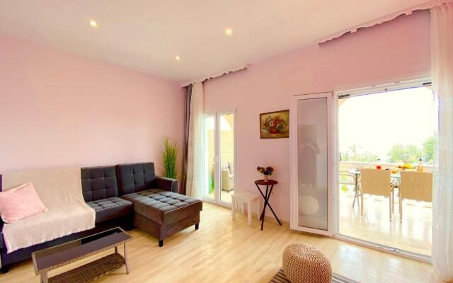 Nissaki Sunlight - New Home Above the beach
