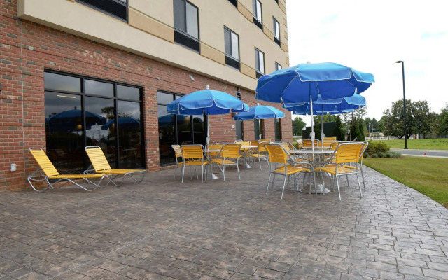 Fairfield Inn & Suites Dunn I-95