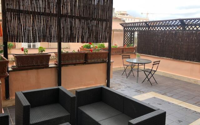 H ton 10 appartamento con terrazza