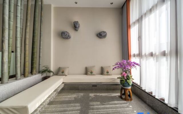 Zeyishan Homestay (Jiuhuashan Scenic Area Transfer Center)