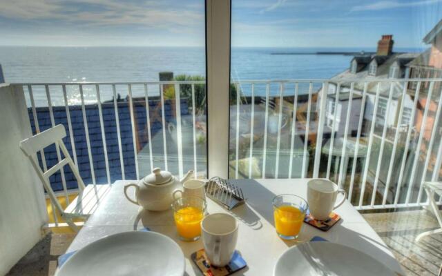 6 Bay View Court