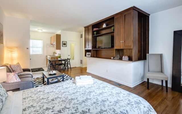 GEM Location+cozy Studio 1bd, Bath&kitchen!