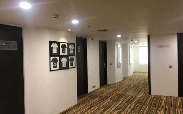 Lemon Tree Hotel Banjara Hills