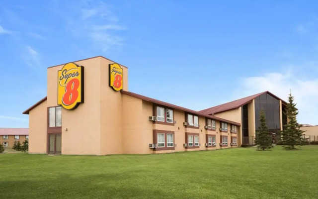 Super 8 Sherwood Park/Edmonton Area