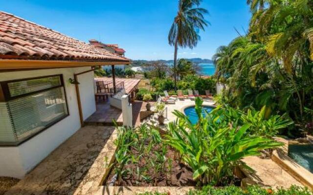 Luxury 4-bedroom home a short walk from the beach