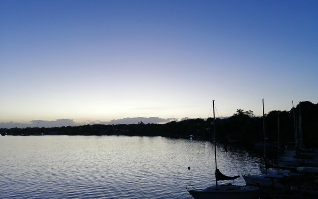 Cristalino Lagoon Front Hotel Restaurant & SPA