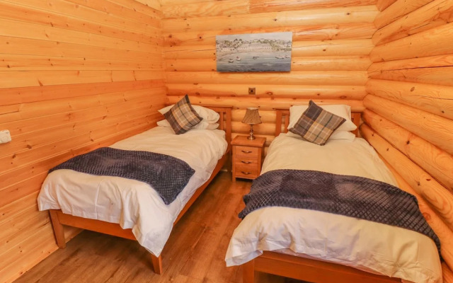 Maple Lodge