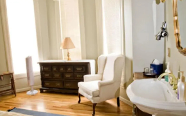 Queen Anne Bed And Breakfast
