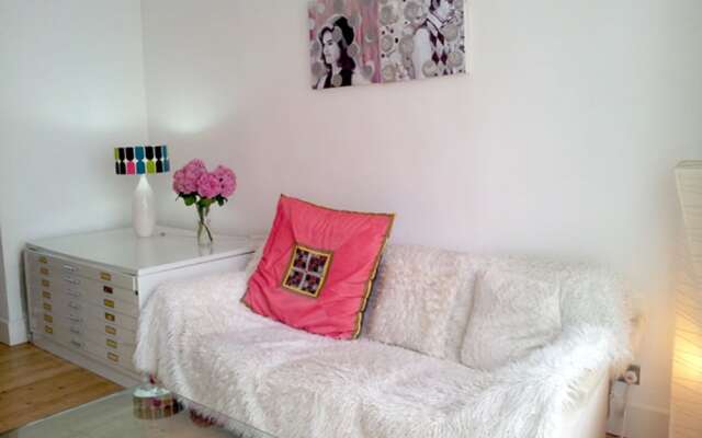 Charming Garden Flat In Central London