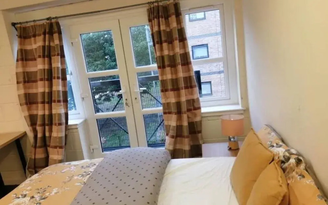 Stunning 4-Bed House in London